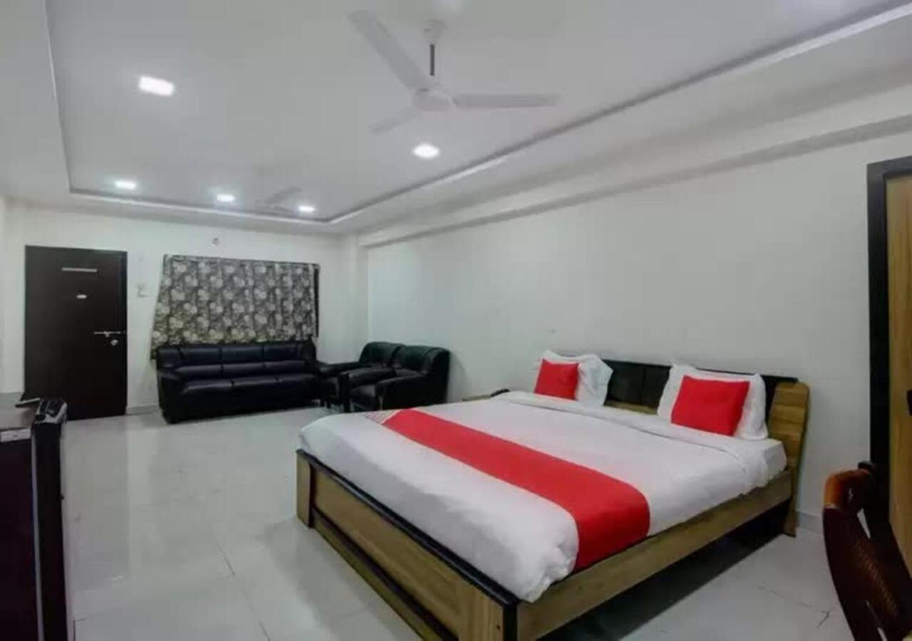 Hotel Santoshi Hometel Raichur Bagian luar foto