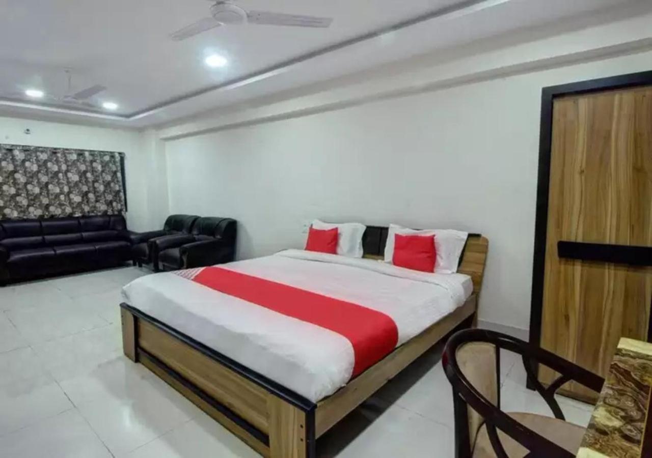 Hotel Santoshi Hometel Raichur Bagian luar foto