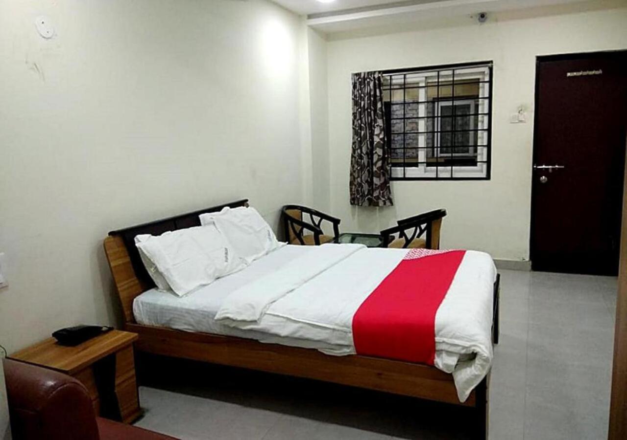 Hotel Santoshi Hometel Raichur Bagian luar foto