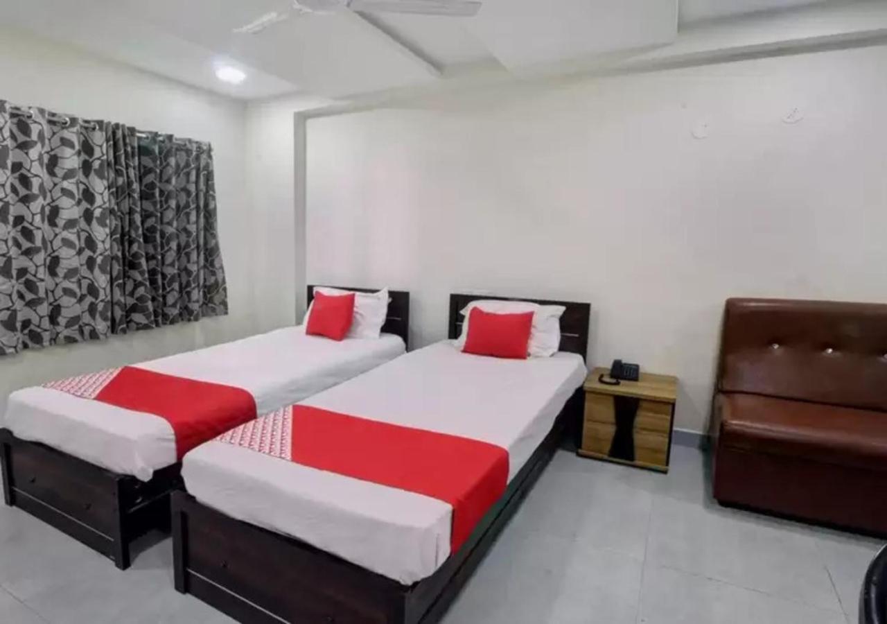 Hotel Santoshi Hometel Raichur Bagian luar foto