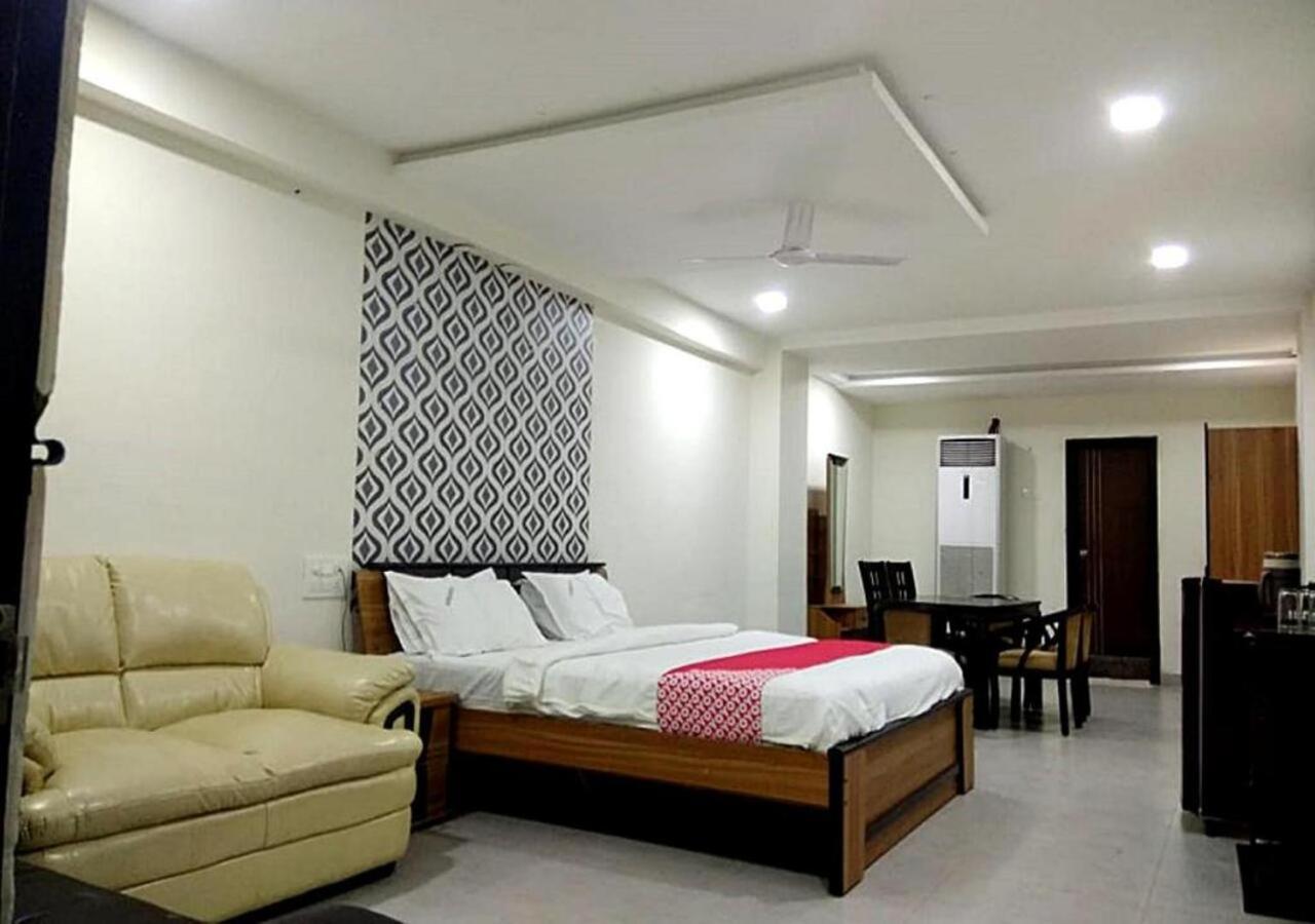 Hotel Santoshi Hometel Raichur Bagian luar foto