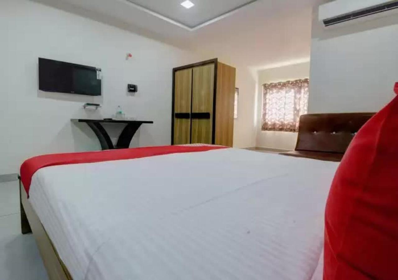 Hotel Santoshi Hometel Raichur Bagian luar foto