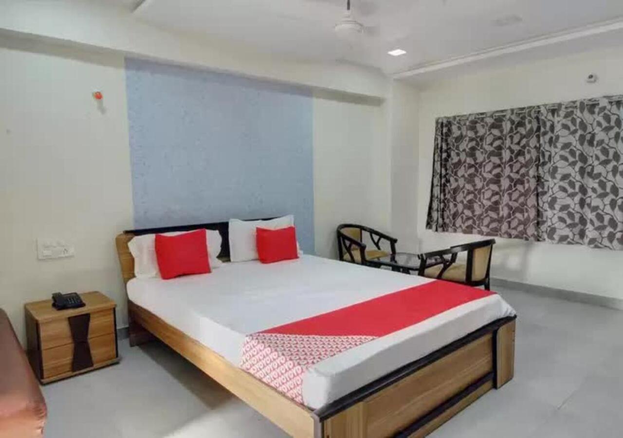 Hotel Santoshi Hometel Raichur Bagian luar foto