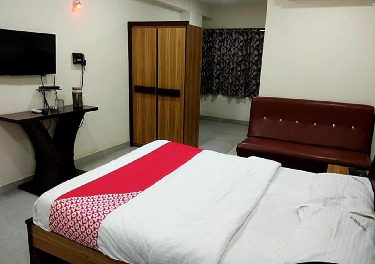 Hotel Santoshi Hometel Raichur Bagian luar foto